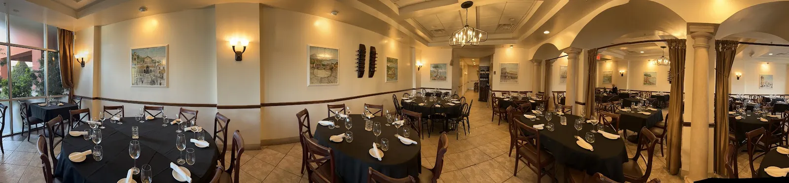 Panoramic dining room at Ciao Italia Ristorante Orlando